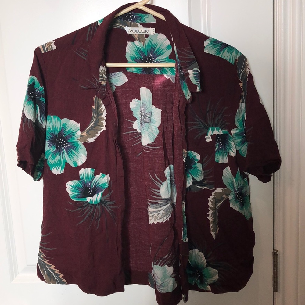♦️ Volcom Stone button down ♦️